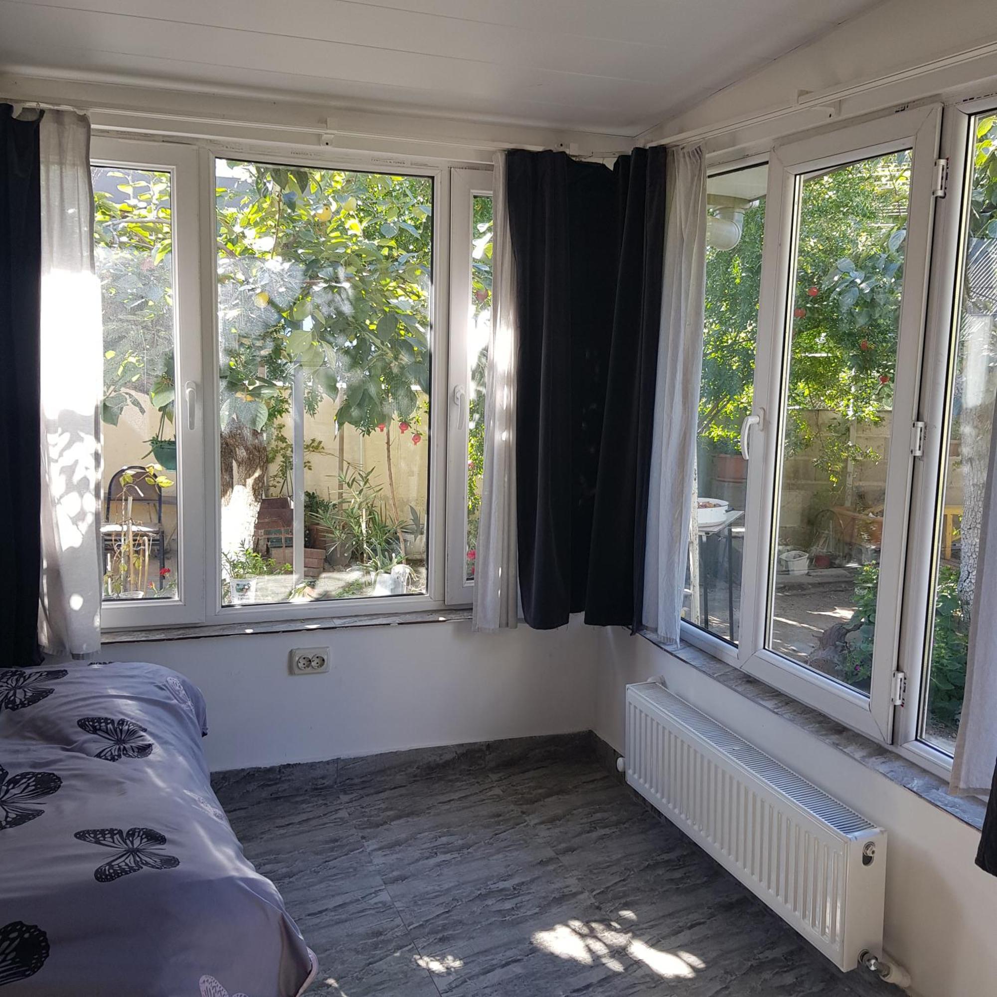 Домик У Куры Hotel Tbilisi Buitenkant foto